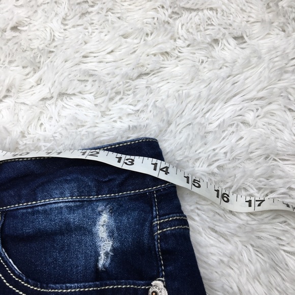 ⬇️Bongo Distressed Crochet Lace Denim Shorts Size 7 - Picture 8 of 14